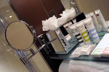 Executive Twin Room In Paddington executive-twin-toiletries-amenities-2.jpg