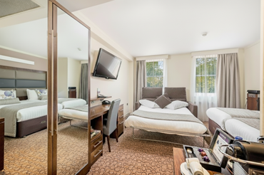 Executive King and Sofa Room In Paddington Executive King Room With Sofa 2.png