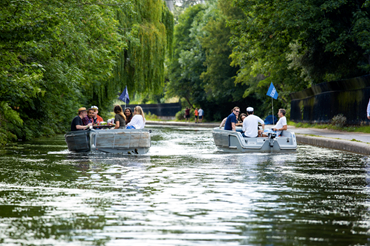Sustainable hemp picnic cruise along London’s canals