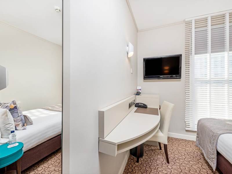 Mercure London Paddington Single Room Desk