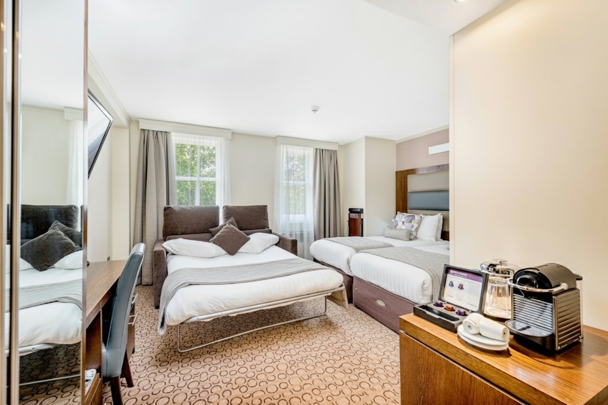 Executive King and Sofa Room In Paddington Executive King Room With Sofa 1.png