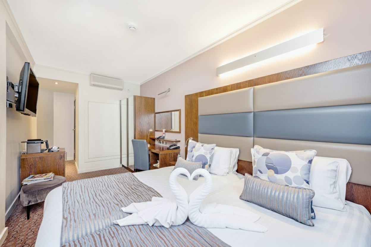 Executive Twin Room In Paddington Executive Twin Room 3.png