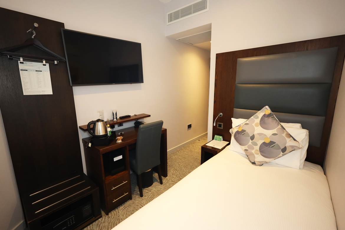 Single Room In Paddington mercure-london-paddington-hotel-standard-single-bedroom.jpg