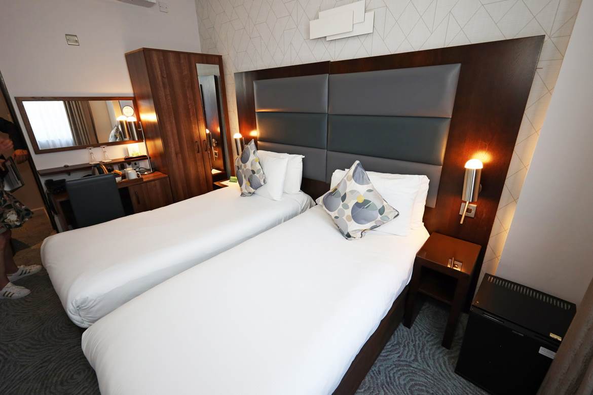 Twin Room In Paddington mercure-london-paddington-hotel-twin-bedroom.jpg