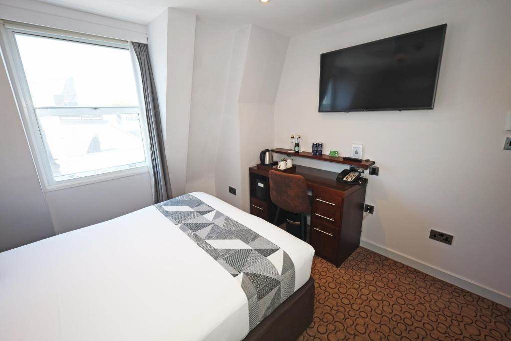Small Double Room In Paddington mercure-london-paddington-small-double-bedroom.jpg