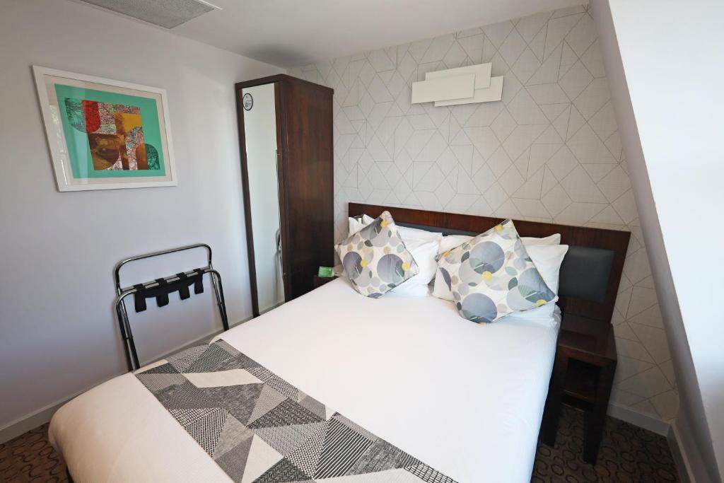 Small Double Room In Paddington mercure-london-paddington-small-double-room.jpg