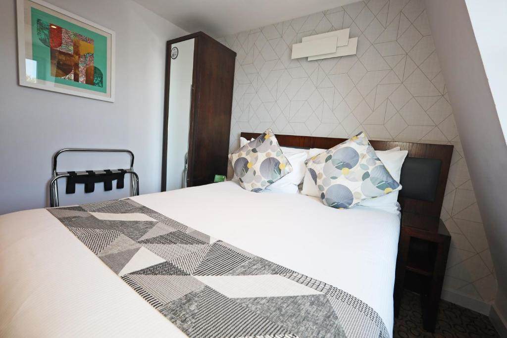 Small Double Room In Paddington mercure-london-paddington-small-double-room-2.jpg