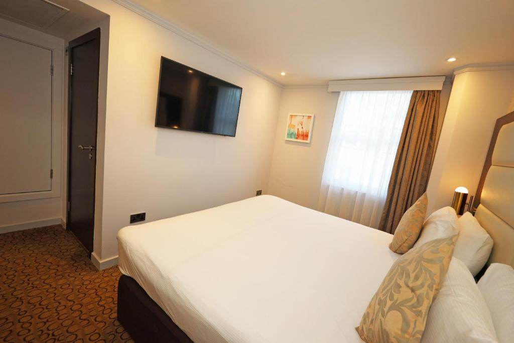 Executive King Room In Paddington mercure-london-paddington-hotel-executive-king-bedroom.jpg
