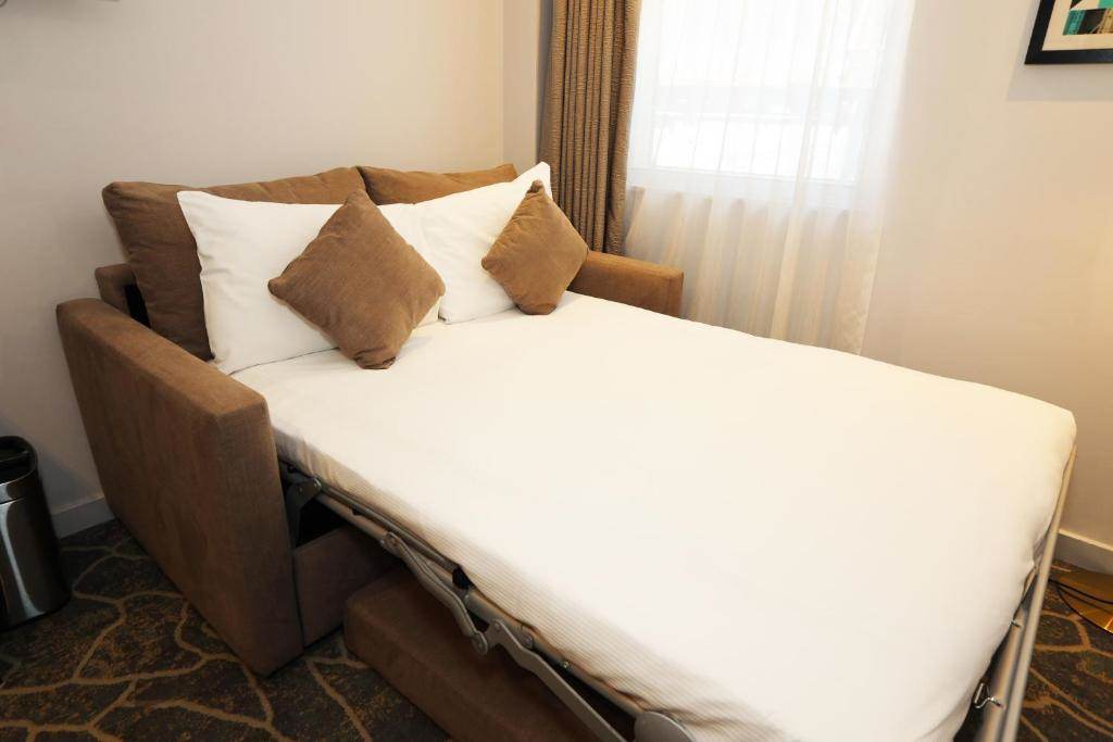Executive King and Sofa Room In Paddington mercure-london-paddington-hotel-executive-king-and-sofa.jpg